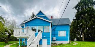 Newly Remodeled Apartment in the Center of Downtown Poulsbo! Gallery 1