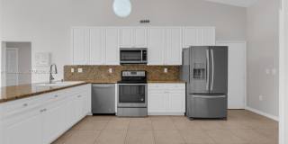 10635 NW 54th St Gallery 4