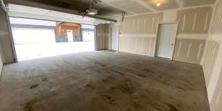 Modern 3 Bedroom 2 Bathroom Townhome Gallery 17