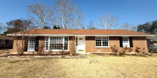 ** 3 bed 2 bath located in RidgeField ** Call 334-366-9198 to schedule a self showing Gallery 1