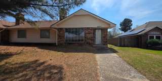 Wonderful 2 Bedroom Duplex in Bethany!  $1250 Per Month! Gallery 1