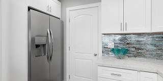 910 N Pacific St Gallery 11