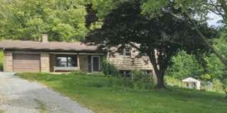 Cumberland Gap / Harrogate 37724 - Horse Friendly, 4 bedroom, 2 bath home with stable - Contact Brad Croisdale (865) 805-9964 Gallery 1