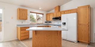 63251 GALLOP COURT, BEND, OREGON 97701 - WISHING WELL Gallery 11