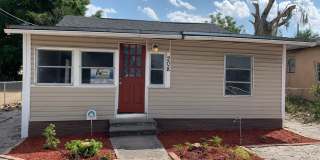 208 Sears Ave. NE 208 Sears Ave. NE Gallery 1