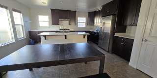 Stunning 3BR 3.5 BATHROOM House in Hayward Gallery 12