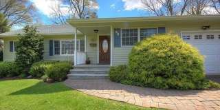 50 Woodmere Lane Gallery 1