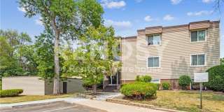 Available now - your very own 2 bedroom, 2 bath condo in Plymouth! Gallery 1