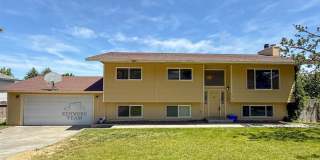 5 Bedroom, 3 Bath + a Bonus Room Home in Kennewick Gallery 1