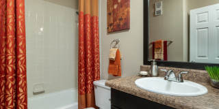 District at Hamilton Place Apartments Gallery 4