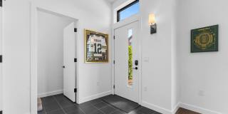 Luxury 3 Story Condo in Exclusive Titletown District Gallery 32