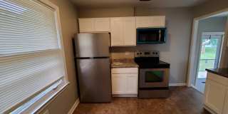 Charming 4-Bedroom Property in Prime Location Gallery 11