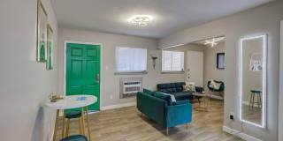 U of M Area! FULLY RENOVATED ONE BEDROOM APARTMENTS NOW AVAILABLE! U of M Area! FULLY RENOVATED ONE BEDROOM APARTMENTS NOW AVAILABLE! Gallery 1