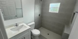 2-bed/ 1-bath single home in the quiet and peaceful Alva! Gallery 11