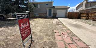 3 BEDROOM, 2 BATHROOM SINGLE FAMILY HOME LOCATED CLOSE TO PETERSON AFB, SCHRIEVER AFB  FORT CARSON!!!! Gallery 1
