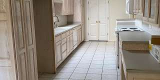 Spacious 3-Bedroom Home with Fireplace Gallery 5