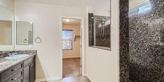 Dont Miss This Gorgeous 4 bed 3 bath plus Loft! Gallery 15