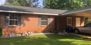 3 BR 2 Bath house in Cul-de-sac in Auburn Gallery 1