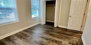 724C Liberty St. Gallery 23