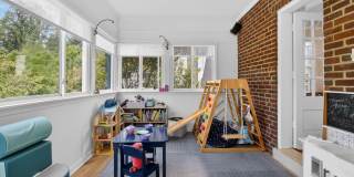 5028 MASSACHUSETTS Avenue NW Gallery 18