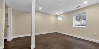 161 4th St Gallery 33