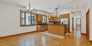 4544 N Western Avenue Gallery 7