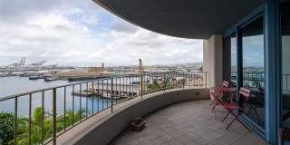 66 Queen Street unit: 1605 Gallery 18