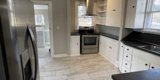 Adorable Hillcrest Bungalow with 3 bedrooms and 2 bathrooms. Gallery 10