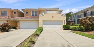 ST. PETE CORNER-UNIT TOWNHOME WITH POND VIEWS! ST. PETE CORNER-UNIT TOWNHOME WITH POND VIEWS! Gallery 1