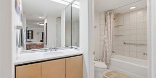 66 Queen Street unit: 1605 Gallery 15