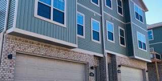 2809 W Blackstone Crossing Gallery 1