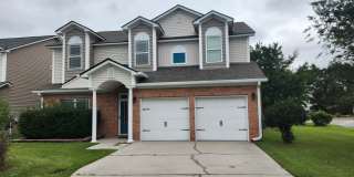 Spacious 4 bedroom 2.5 Bathroom Home in Berwick on a quiet street! Gallery 1