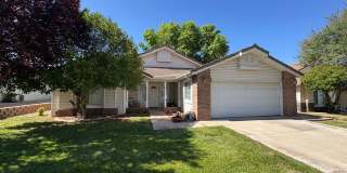 2 Bedroom home near Shadow Mountain Park! Gallery 1