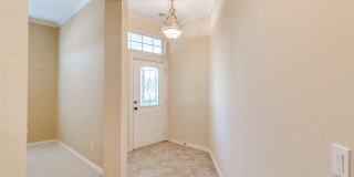 Beautiful Home With Lake View - 3 Bed + 2 Bath Beautiful Home With Lake View - 3 Bed + 2 Bath Gallery 7
