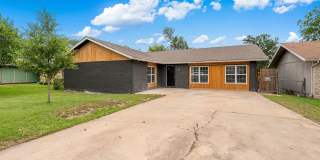Stylishly Remodeled Home, Two Primary Suites and Unbeatable South Austin Location! Gallery 1