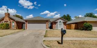 3 Bedroom 2 Bath 2 Car Garage - Putnam City Schools Gallery 1