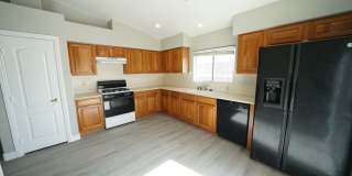 SHOWINGS AVAILABLE NOW Gallery 9