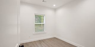212 S Park St Gallery 10