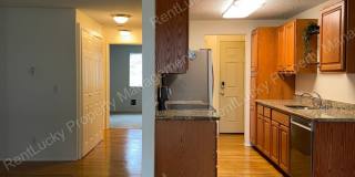 Cozy Kirkland Condo! 1 Bed, 1 Bath w/ Updated Kitchen and Additional Parking! Gallery 4