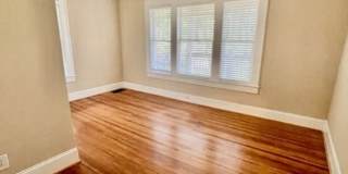 Introducing WesleyHeights401, a charming 3-bedroom, 2-bathroom house located in the heart of Charlotte, NC Gallery 13