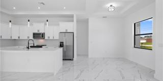 719 Fullerton Avenue S Gallery 18