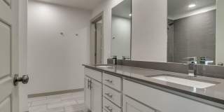Brand New 3 Bed 2.5 Bath Duplex Includes Office Space (See Contact Info Below) Gallery 35