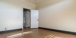 Luxurious Oasis with Poolside Serenity: Discover 17300 Zinc Drive, Edmond Gallery 28