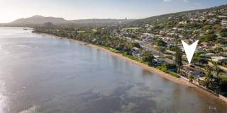 Wailupe Seaside Haven: Beachfront Luxury Home w/ Infinity Pool & City Proximity Gallery 40