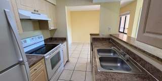 AVAILABLE NOW 1/1 Condo for Rent in Fort Myers Gallery 4