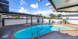 490 W 33rd Pl Gallery 13