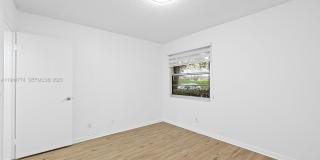1401 SW 128th Ter Gallery 18