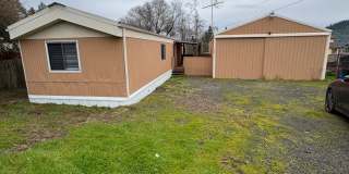 Winston 2 bedroom with large shop Gallery 1