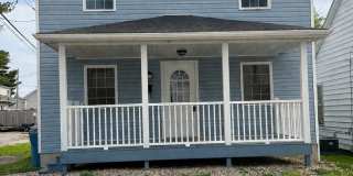 Beautiful 2 Bed 2 Bath Home - Includes Stove & Refrigerator Gallery 1