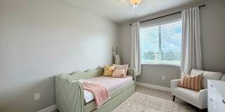 Spacious Townhome in Central Location! Gallery 24
